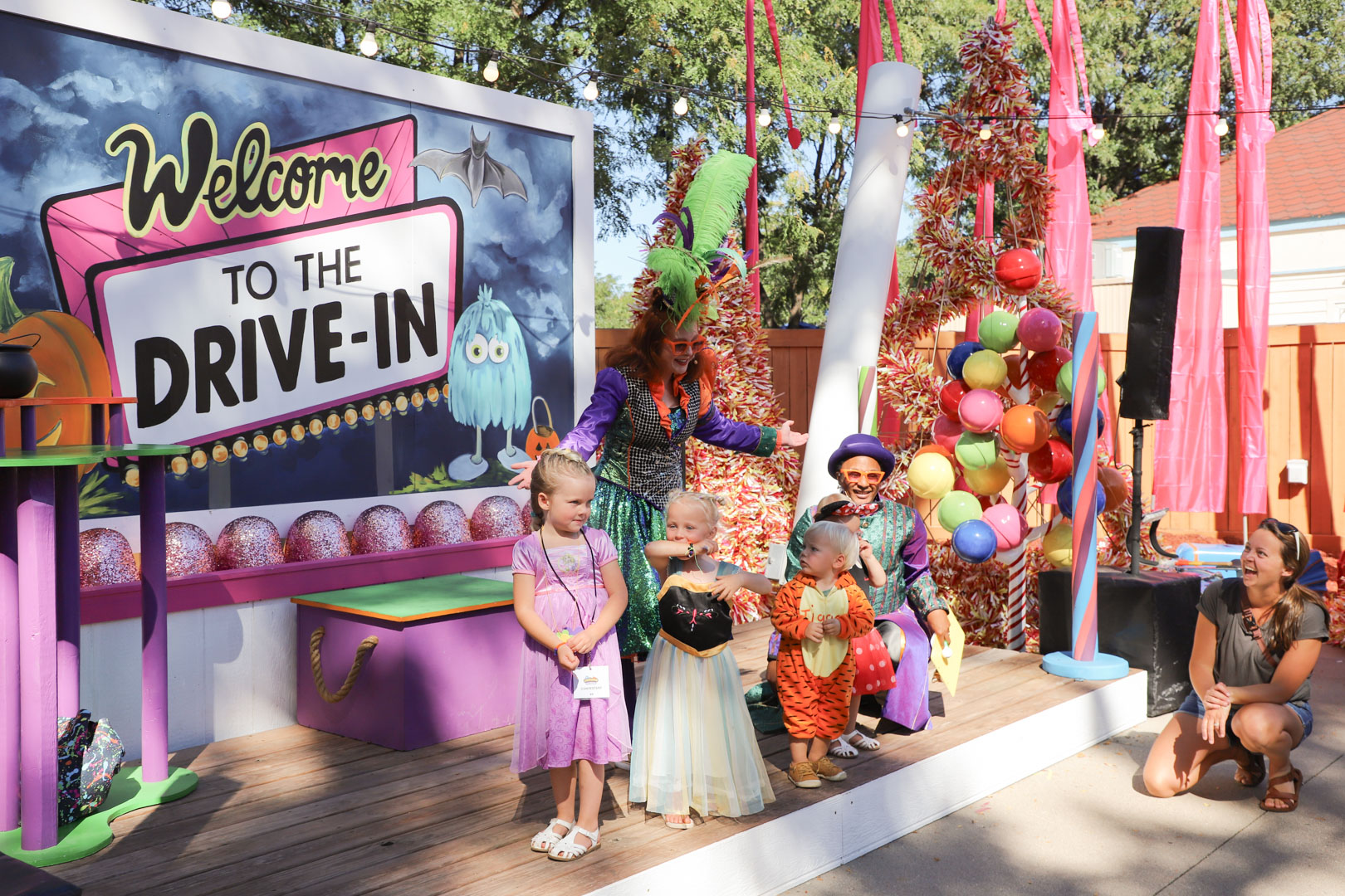 The Costume Contest background image